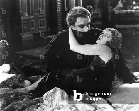 The Man Who Laughs -  A Masterpiece of Silent Cinema Exploring Love and Societal Cruelty!